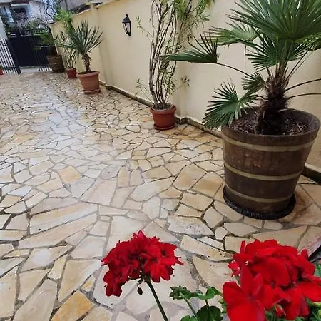 Penthouse Perla, Vasiliko Carewo