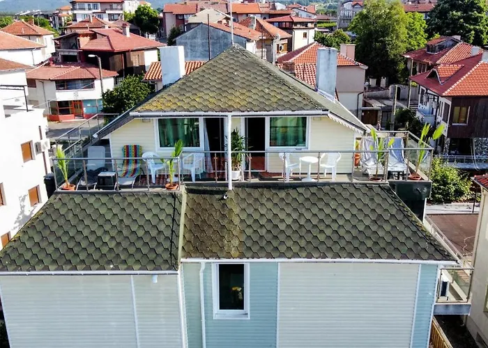 Penthouse Perla, Vasiliko *