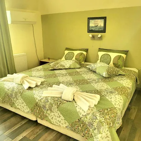 Penthouse Perla, Vasiliko צרבו
