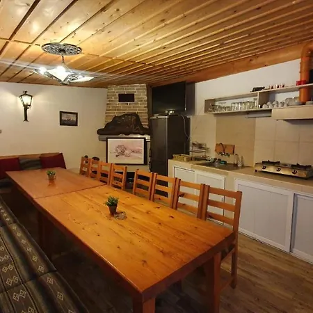 Apartman Penthouse Perla, Vasiliko