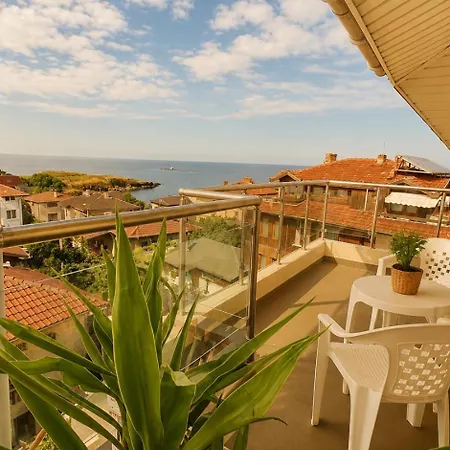 Апартаменти Penthouse Perla, Vasiliko