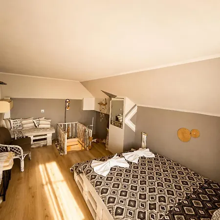 Penthouse Perla, Vasiliko *